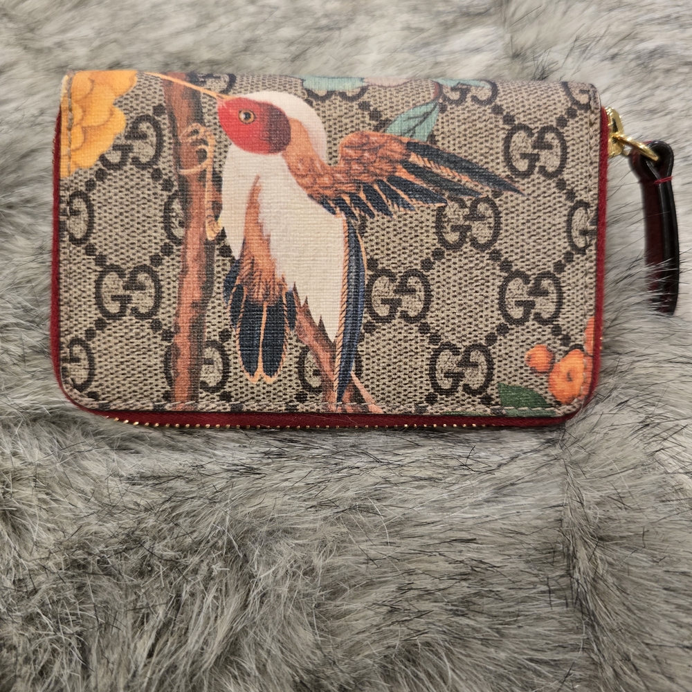 Gucci GG Supreme Tian Print Zip Around Card Case Wallet